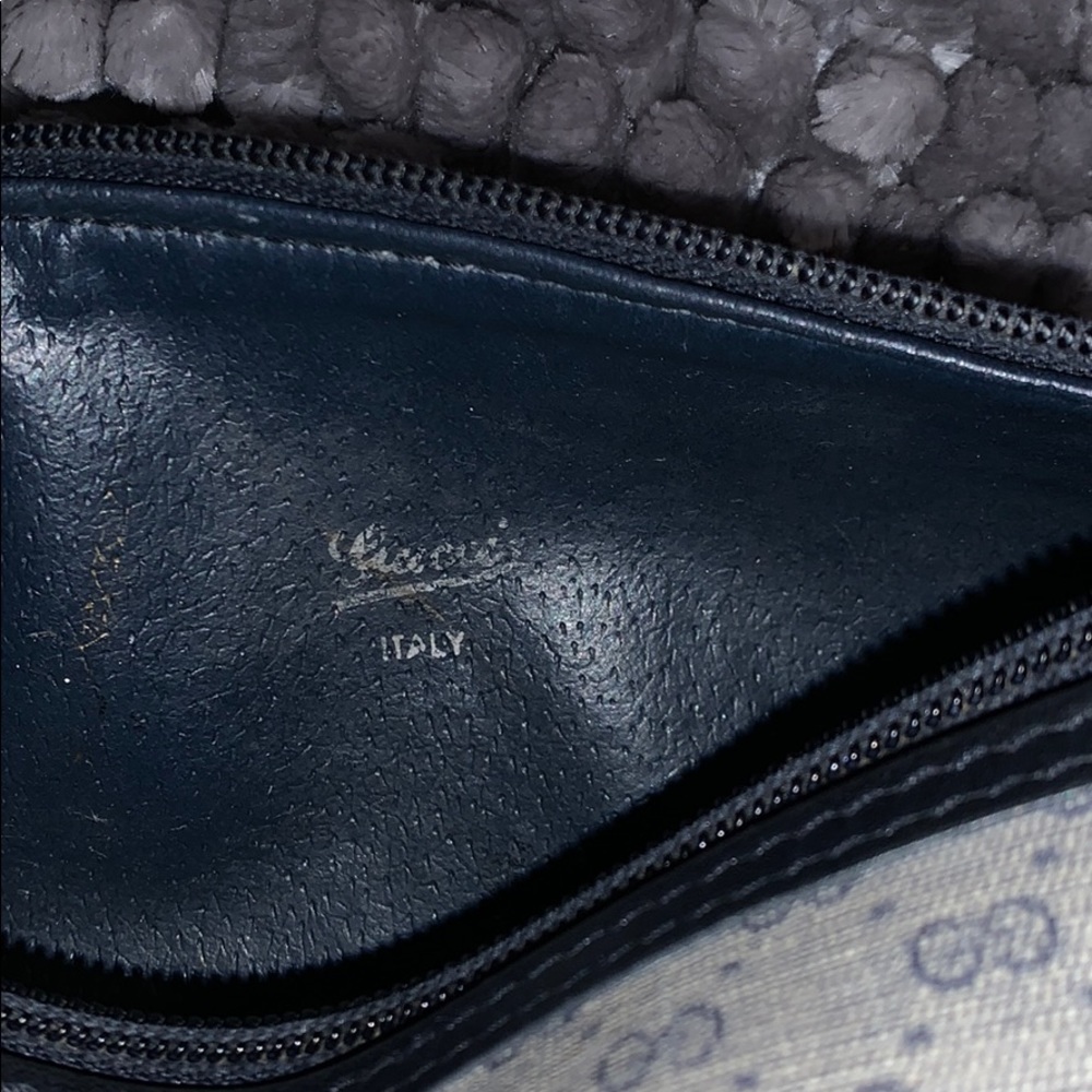 GUCCI VINTAGE ROUND CASE SUPER RARE!! - Picture 7 of 9